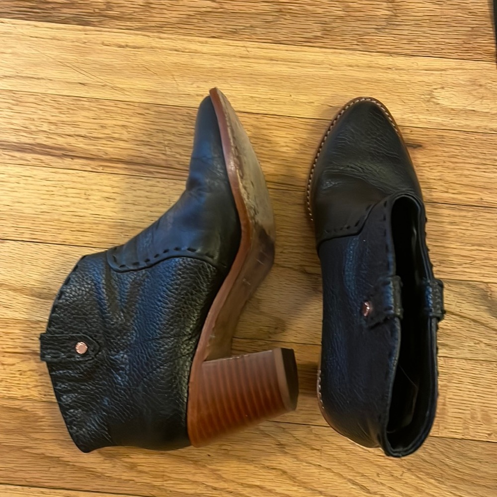 Black leather Ted Baker ankle booties. Sized 37 (size 7). 2 1/2 inch heel.